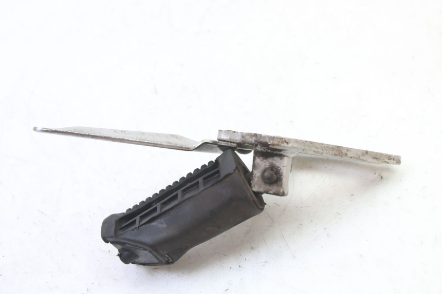 photo de PLATINE CALE PIED AVANT GAUCHE SUZUKI GS GSE 500 (2001 - 2003) - Marquages et références