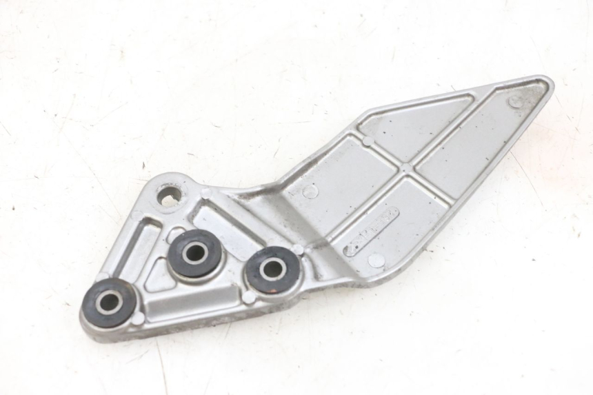 photo de PLATINE CALE PIED AVANT GAUCHE SUZUKI GSF N BANDIT 600 (1996 - 1999) - Détail de la pièce