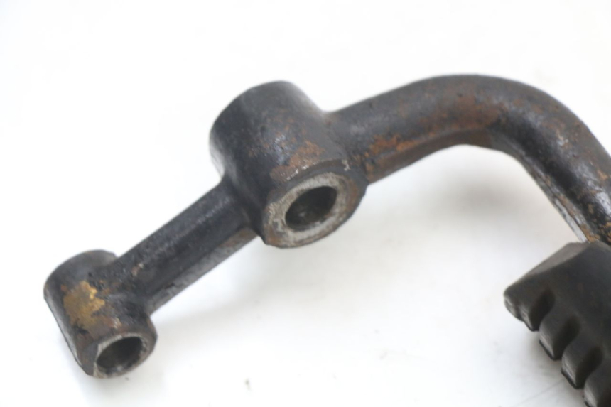 photo de PLATINE CALE PIED AVANT GAUCHE SUZUKI GSX E 250 (1982 - 1983) - Vue d’ensemble