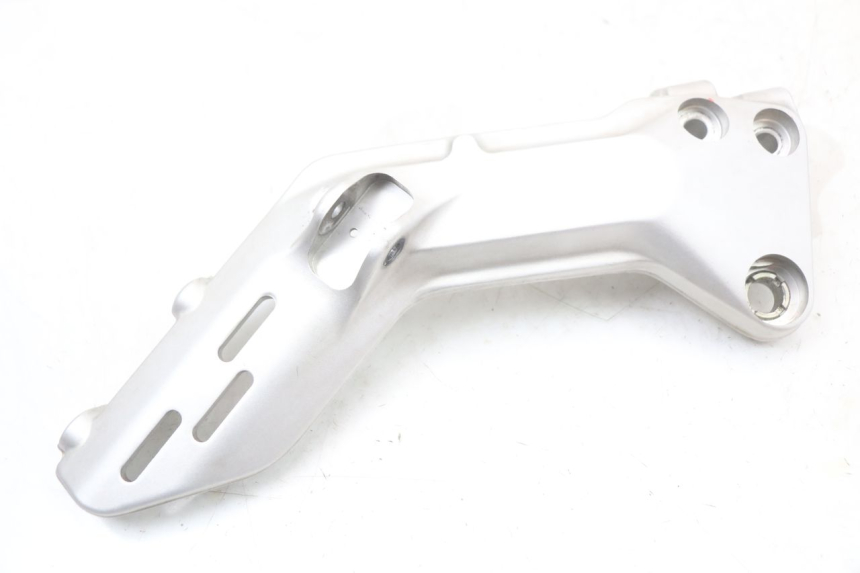 photo de PLATINE CALE PIED AVANT GAUCHE HUSQVARNA SVARTPILEN 401 (2018 - 2023) - Gros plan technique