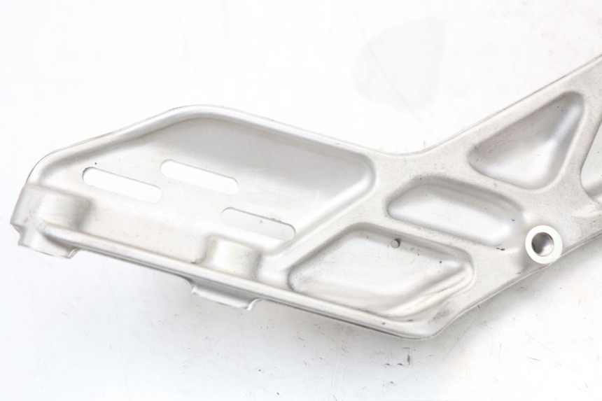 photo de PLATINE CALE PIED AVANT GAUCHE HUSQVARNA SVARTPILEN 401 (2018 - 2023) - Points de fixation