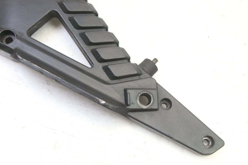 photo de PLATINE CALE PIED AVANT GAUCHE BMW K 75 RT 750 (1989 - 1997) - Autre angle de vue