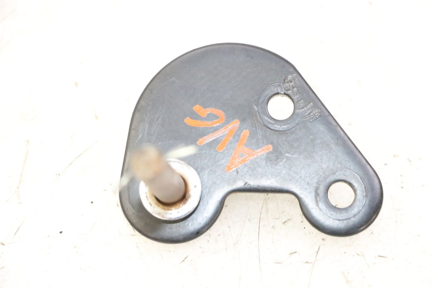 photo de PLATINE CALE PIED AVANT GAUCHE KEEWAY K-LIGHT KLIGHT 125 (2018 - 2025) - Détail de la pièce
