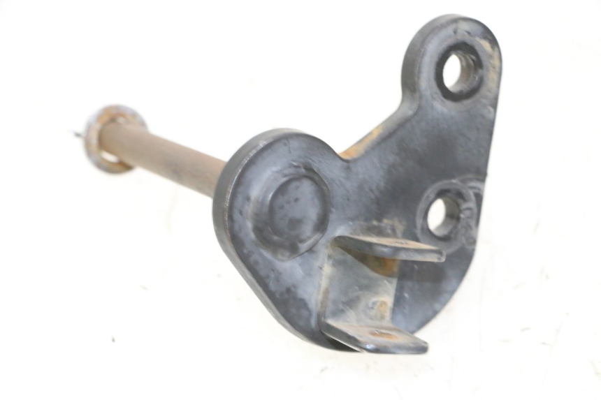 photo de PLATINE CALE PIED AVANT GAUCHE KEEWAY K-LIGHT KLIGHT 125 (2018 - 2025) - Gros plan technique