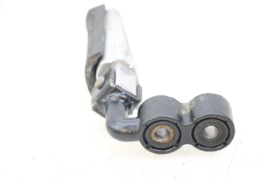 photo de PLATINE CALE PIED AVANT GAUCHE KYMCO K-PW K-PIPE 50 (2012 - 2017) - Gros plan technique