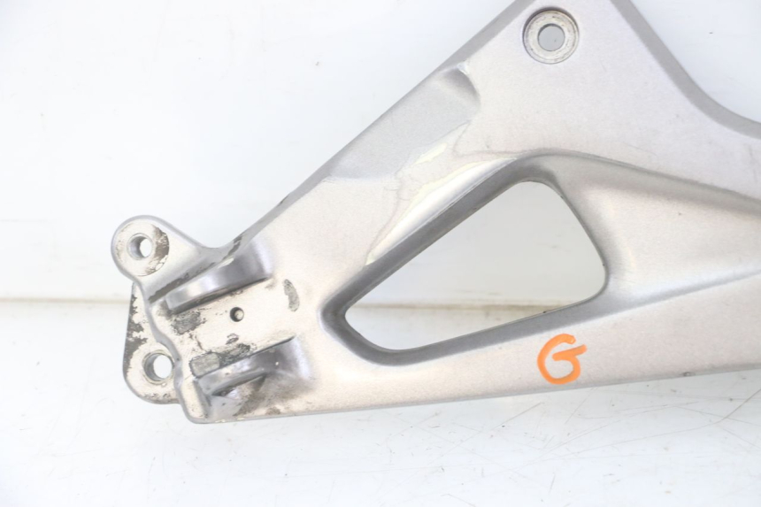 photo de PLATINE CALE PIED AVANT GAUCHE HONDA NTV DEAUVILLE ABS 700 (2007 - 2016) - Zoom composants