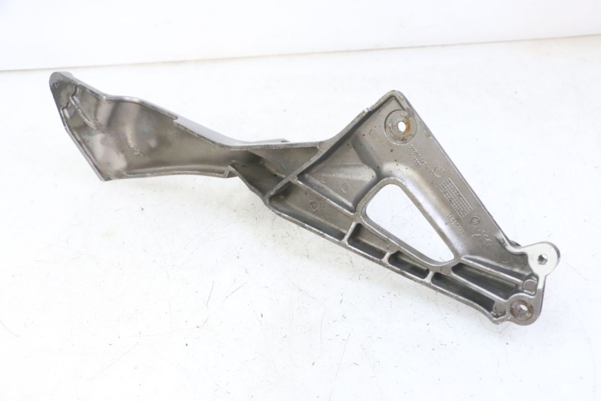 photo de PLATINE CALE PIED AVANT GAUCHE HONDA NTV DEAUVILLE ABS 700 (2007 - 2016) - Autre angle de vue