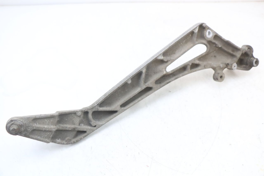 photo de PLATINE CALE PIED AVANT GAUCHE HONDA NTV DEAUVILLE 650 (1998 - 2001) - Gros plan technique