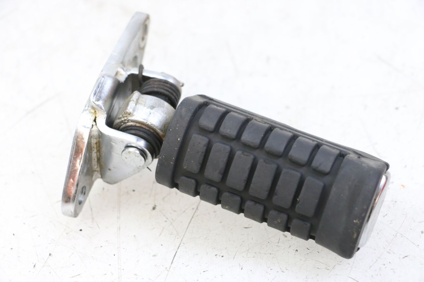 photo de PLATINE CALE PIED AVANT GAUCHE REGAL RAPTOR RAXTER 2 125 (2007 - 2015) - Vue principale