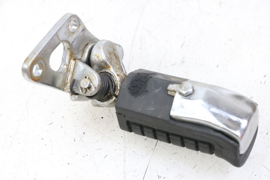 photo de PLATINE CALE PIED AVANT GAUCHE REGAL RAPTOR RAXTER 2 125 (2007 - 2015) - Détail de la pièce