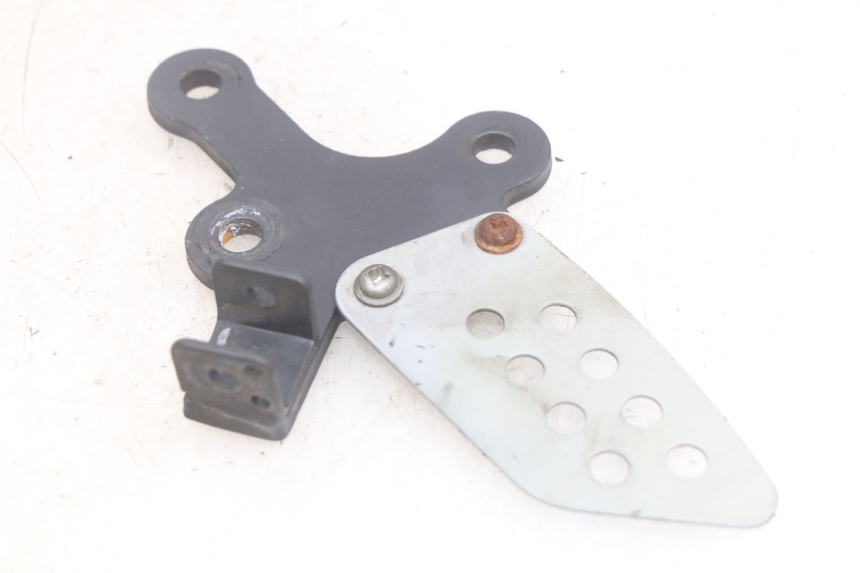 photo de PLATINE CALE PIED AVANT GAUCHE YAMASAKI ROADSTER 50 (2013 - 2018) - Autre angle de vue