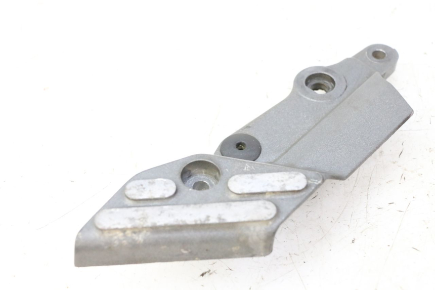 photo de PLATINE CALE PIED AVANT GAUCHE TRIUMPH SPRINT 900 (1995 - 1998) - Autre angle de vue