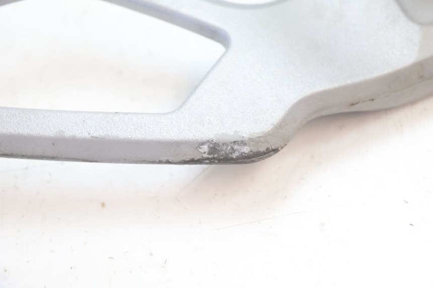photo de PLATINE CALE PIED AVANT GAUCHE CAN-AM SPYDER RS 1000 (2008 - 2012) - Autre angle de vue