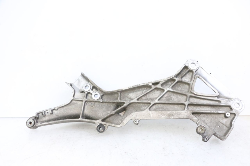 photo de PLATINE CALE PIED AVANT GAUCHE HONDA ST PAN EUROPEAN 1300 (2002 - 2013) - Points de fixation