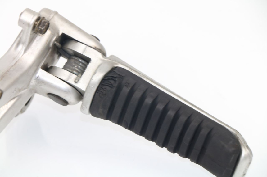 photo de PLATINE CALE PIED AVANT GAUCHE DUCATI ST2 944 (1997 - 2003) - Détail de la pièce