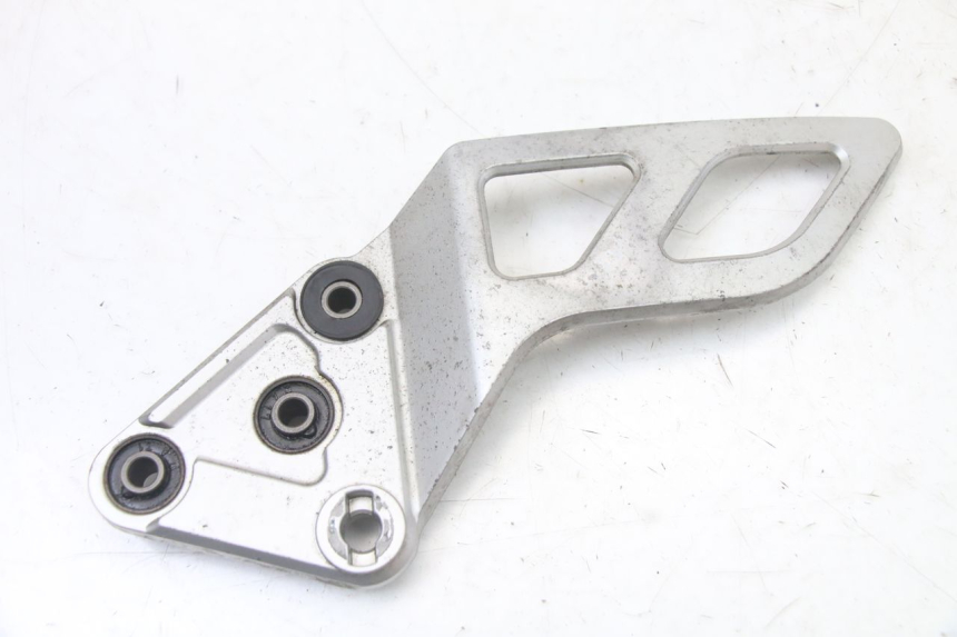 photo de PLATINE CALE PIED AVANT GAUCHE SUZUKI GSX F GSXF 650 (2007 - 2015) - Vue principale