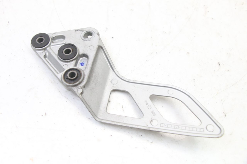 photo de PLATINE CALE PIED AVANT GAUCHE SUZUKI GSX F GSXF 650 (2007 - 2015) - État de surface