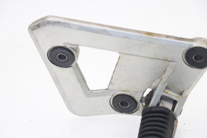 photo de PLATINE CALE PIED AVANT GAUCHE SUZUKI GSX F GSXF 750 (1988 - 1998) - Pièce contrôlée