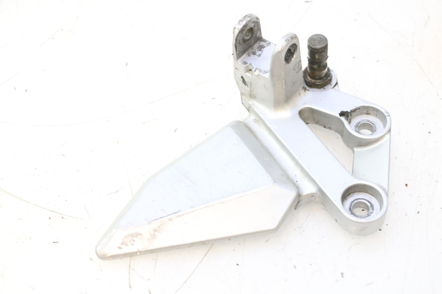 photo de PLATINE CALE PIED AVANT GAUCHE SUZUKI SV S 650 (2003 - 2009) - Vue principale