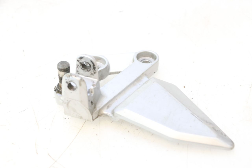 photo de PLATINE CALE PIED AVANT GAUCHE SUZUKI SV S 650 (2003 - 2009) - Autre angle de vue