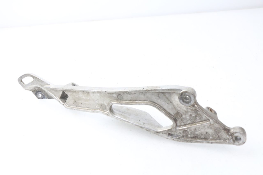 photo de PLATINE CALE PIED AVANT GAUCHE YAMAHA TDM ABS 900 (2002 - 2014) - Gros plan technique