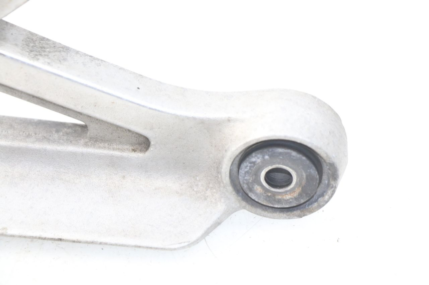 photo de PLATINE CALE PIED AVANT GAUCHE YAMAHA XJ600 XJ DIVERSION 600 (1992 - 1997) - Vue d’ensemble