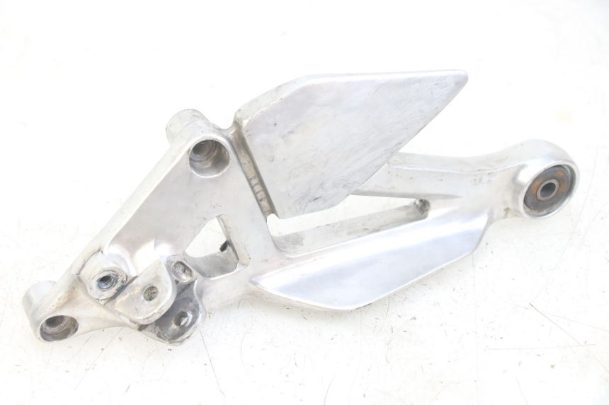 photo de PLATINE CALE PIED AVANT GAUCHE YAMAHA XJN DIVERSION 600 (2000 - 2003) - Vue principale