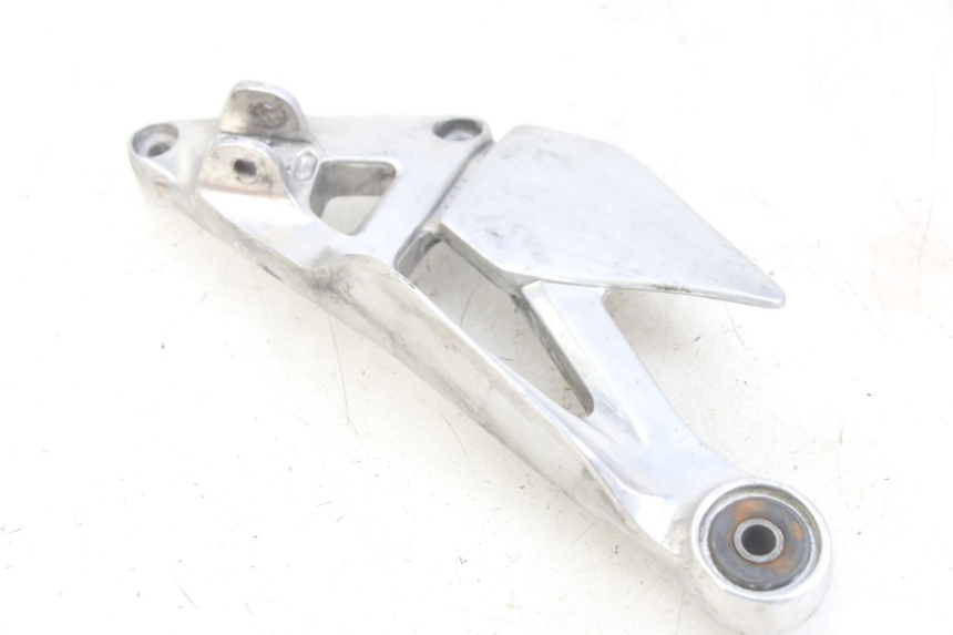 photo de PLATINE CALE PIED AVANT GAUCHE YAMAHA XJN DIVERSION 600 (2000 - 2003) - Zoom état d’usage