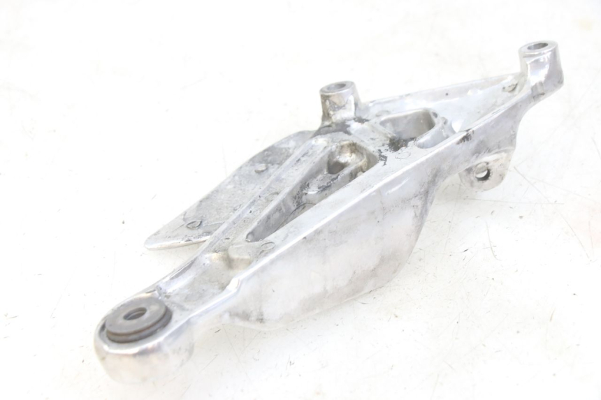 photo de PLATINE CALE PIED AVANT GAUCHE YAMAHA XJN DIVERSION 600 (2000 - 2003) - Autre angle de vue