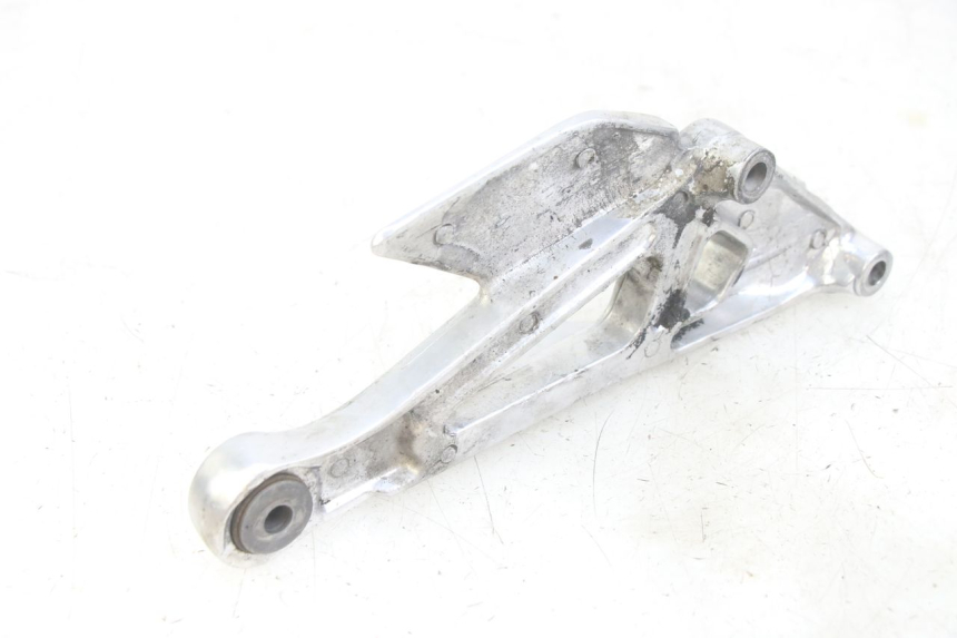 photo de PLATINE CALE PIED AVANT GAUCHE YAMAHA XJN DIVERSION 600 (2000 - 2003) - Gros plan technique