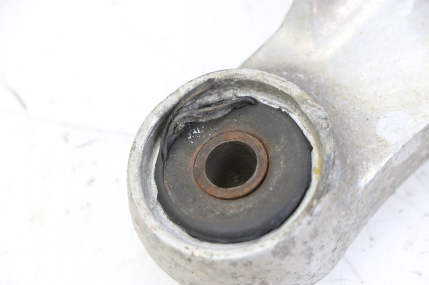 photo de PLATINE CALE PIED AVANT GAUCHE YAMAHA XJN DIVERSION 600 (2000 - 2003) - Marquages et références