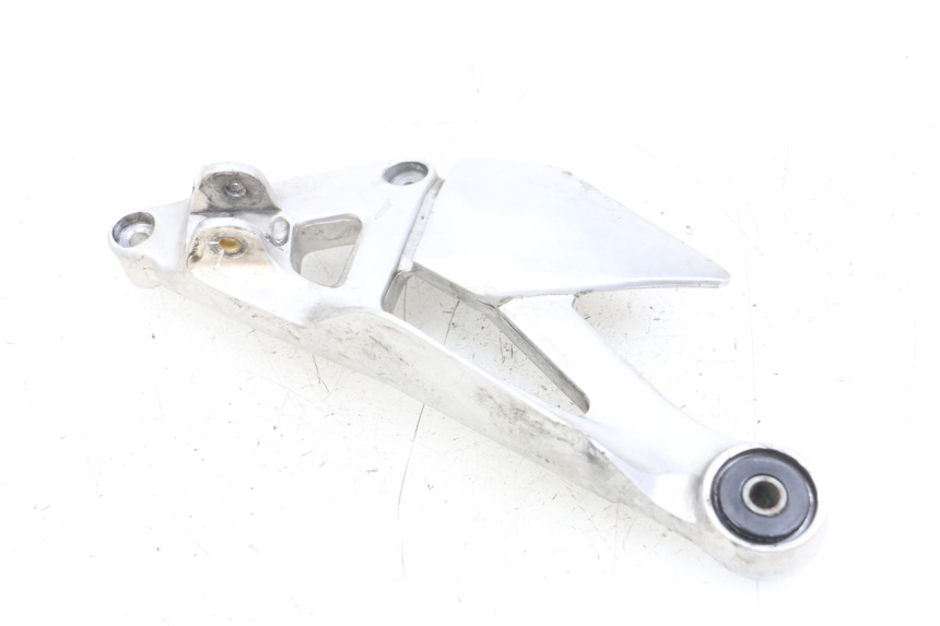 photo de PLATINE CALE PIED AVANT GAUCHE YAMAHA XJS DIVERSION 600 (1997 - 1999) - Autre angle de vue