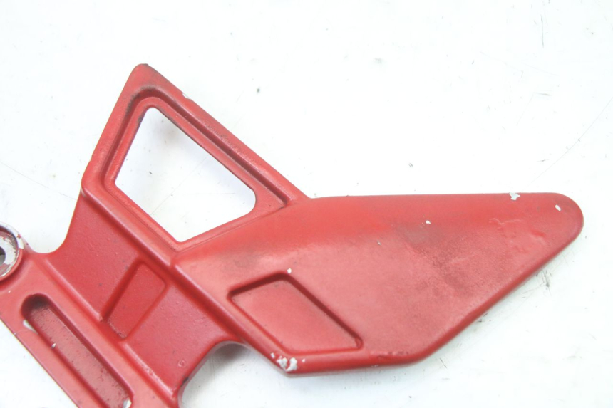 photo de PLATINE CALE PIED AVANT GAUCHE YAMAHA TZR 50 (2008 - 2016) - Zoom état d’usage