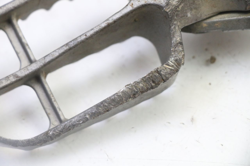 photo de PLATINE CALE PIED AVANT GAUCHE YAMAHA YZF YZ-F 450 (2014 - 2016) - Vue d’ensemble