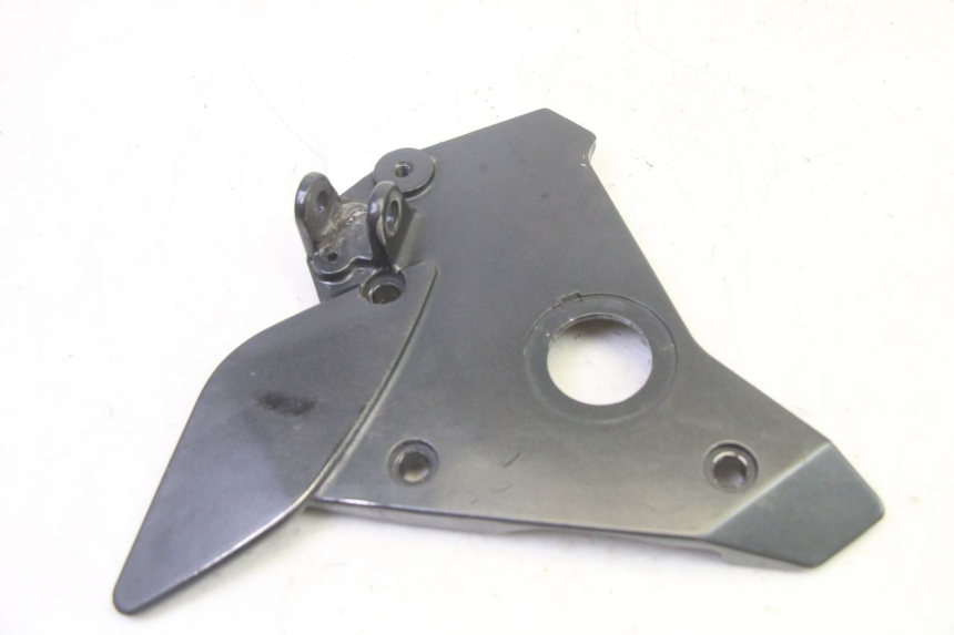 photo de PLATINE CALE PIED AVANT GAUCHE KAWASAKI ZR 7 750 (1999 - 2004) - Zoom état d’usage