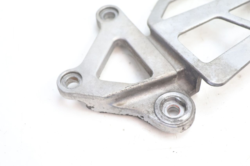 photo de PLATINE CALE PIED AVANT GAUCHE KAWASAKI ZX-6R ZX6R 600 (1995 - 1997) - Détail de la pièce