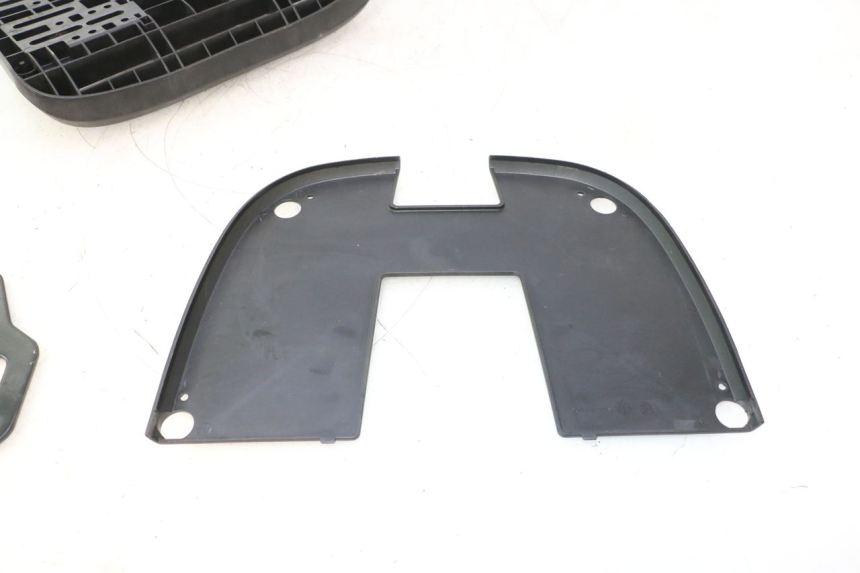 photo de PLATINE TOP CASE PIAGGIO MP3 500 (2016 - 2018) - Points de fixation