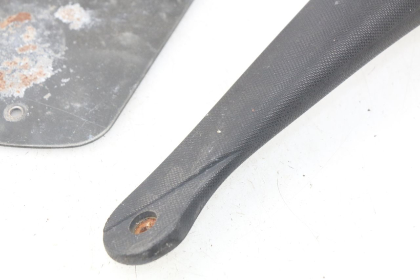 photo de PLATINE TOP CASE PIAGGIO SKIPPER 125 (2000 - 2004) - Gros plan technique