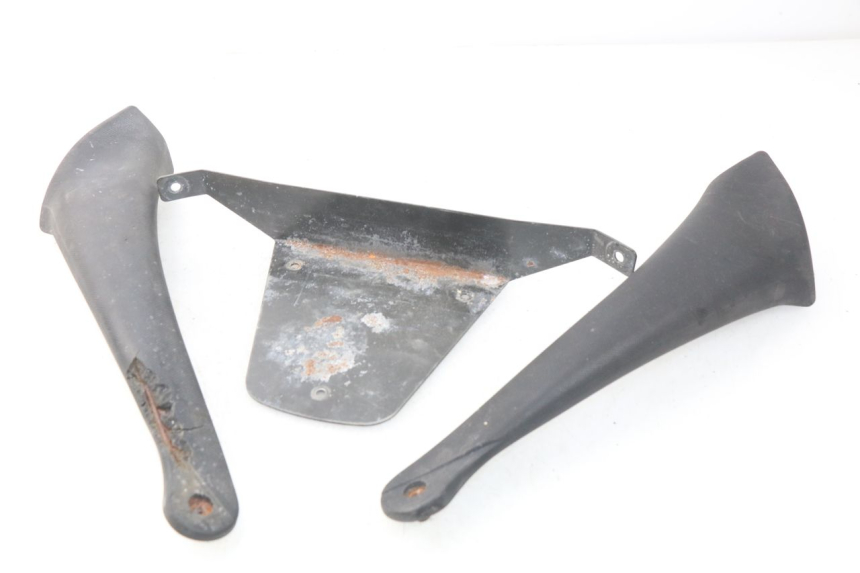 photo de PLATINE TOP CASE PIAGGIO SKIPPER 125 (2000 - 2004) - Points de fixation