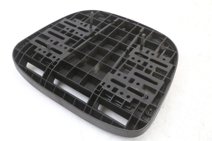 photo de PLATINE TOP CASE PIAGGIO X10 125 (2012 - 2017) - Autre angle de vue