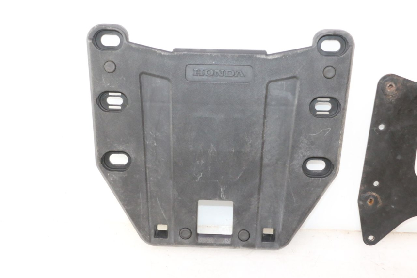 photo de PLATINE TOP CASE HONDA XLV VARADERO 125 (2007 - 2012) - État de surface