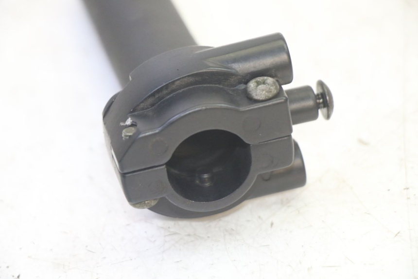 photo de POIGNEE ACCELERATEUR QUADRO 4 4D 350 (2015 - 2018) - Zoom état d’usage