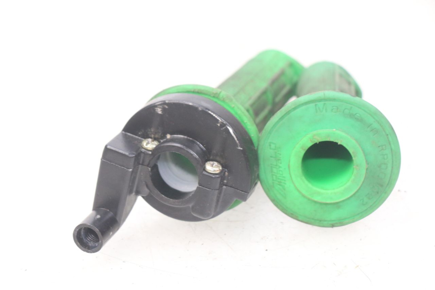 photo de POIGNEE ACCELERATEUR ORION AGB37 CRF1 DIRT BIKE 125 (2013 - 2021) - Zoom état d’usage