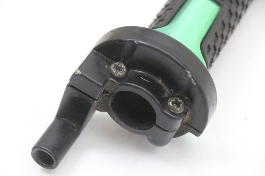 photo de POIGNEE ACCELERATEUR ORION AGB37 CRF1 DIRT BIKE 140 - Gros plan technique