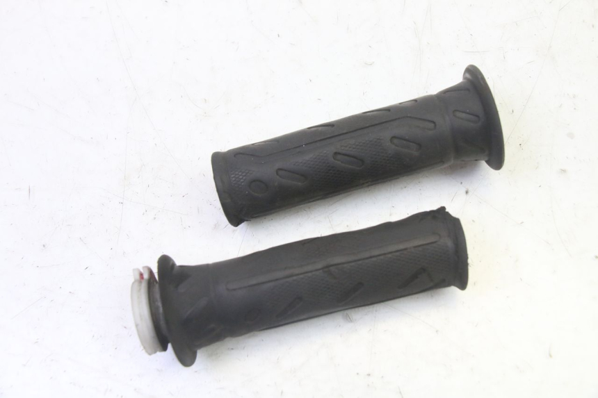 photo de POIGNEE ACCELERATEUR KYMCO AGILITY NAKED RENOUVO 2T 50 (2011 - 2018) - Vue principale