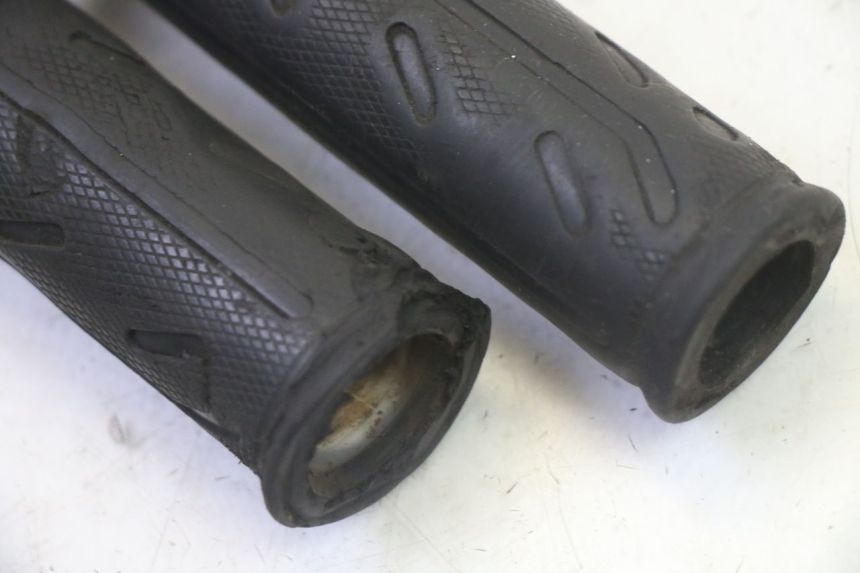 photo de POIGNEE ACCELERATEUR KYMCO AGILITY NAKED RENOUVO 2T 50 (2011 - 2018) - Zoom état d’usage