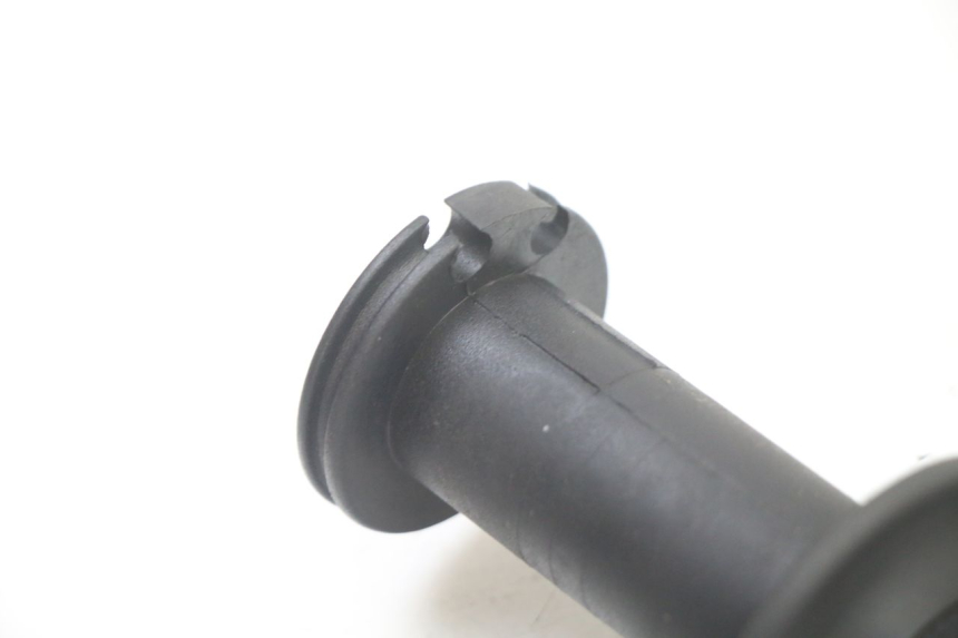 photo de POIGNEE ACCELERATEUR APRILIA ATLANTIC 125 (2003 - 2009) - Autre angle de vue