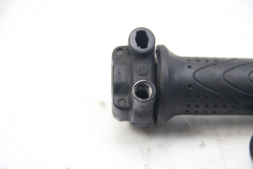 photo de POIGNEE ACCELERATEUR PIAGGIO BEVERLY 125 (2010 - 2015) - Zoom état d’usage