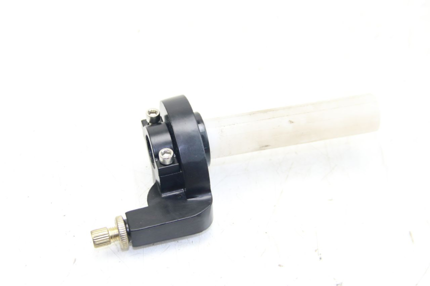 photo de POIGNEE ACCELERATEUR MBK BOOSTER SPIRIT 50 (1999 - 2003) - Autre angle de vue