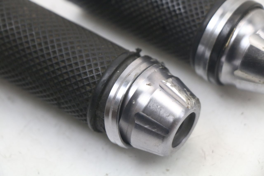 photo de POIGNEE ACCELERATEUR EBROH BRAVO GLE 1 (2020 - 2024) - Gros plan technique